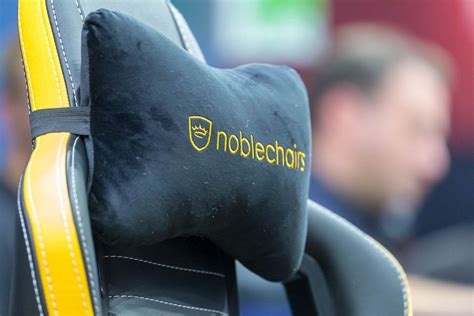 noblechairs gaming chair LeFloid Edition at Gamescom 2018 - Creative Commons Bilder