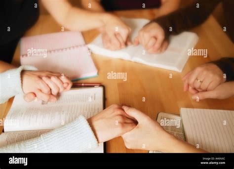 Teens praying group hi-res stock photography and images - Alamy