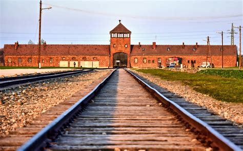 Auschwitz-Birkenau: Guided Tour with Hotel Pickup from Krakow Center - TourMega