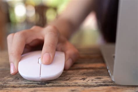 Touchpad vs Mouse, Mana yang Lebih Sehat dan Produktif? - Glints Blog