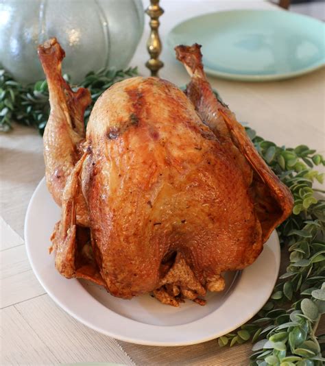 25 Best Christmas Turkey Recipes to Serve for Dinner - Insanely Good