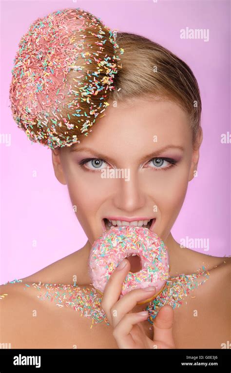 Creative pastry hi-res stock photography and images - Alamy
