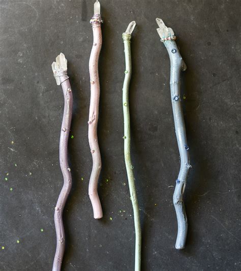 Luna Lovegood DIY Wands | AllFreeKidsCrafts.com