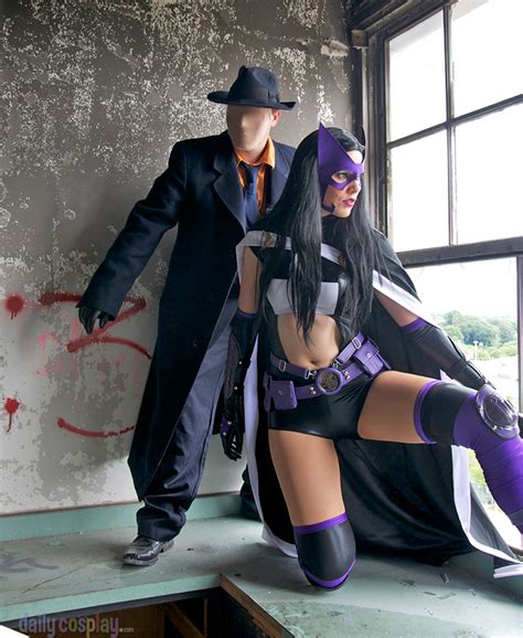 Huntress from Justice League Unlimited - Daily Cosplay .com