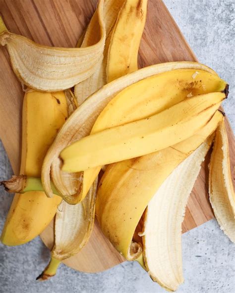 How to Make an Organic Fertilizer from Banana Peels - HomesFornh