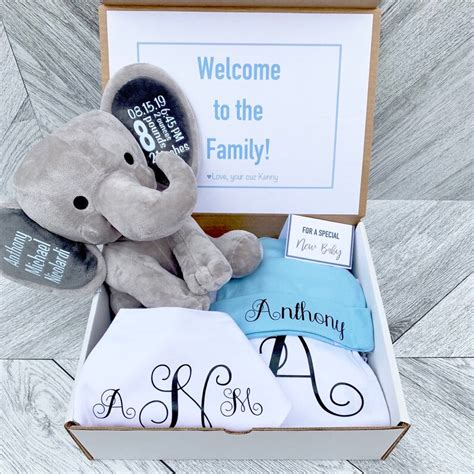 Coffret cadeau de bébé nouveau-né éléphant personnalisé | Etsy