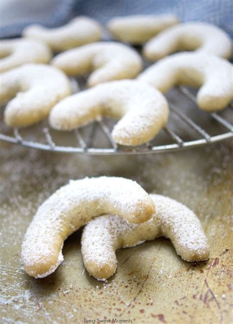 Crumbly Walnut Crescent Cookies - Living Sweet Moments