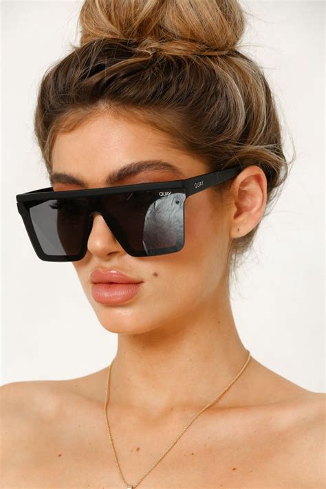 QUAY Hindsight Sunglasses Black | Sunglasses women fashion, Sunglasses, Woman booties