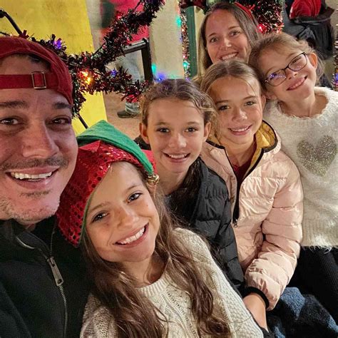 'Boston Rob' Mariano's Christmas Train Ride with Four Kids: Photo