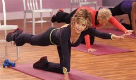 Jane Fonda stretches to be fitness queen...at 73 | Celebrity News ...