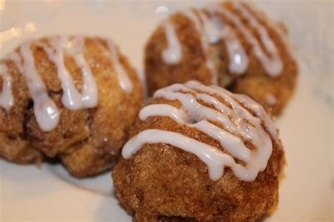 Cinnabon Delights | Cinnabon delights recipe, Taco bell cinnabon delights, Cinnamon roll recipe ...