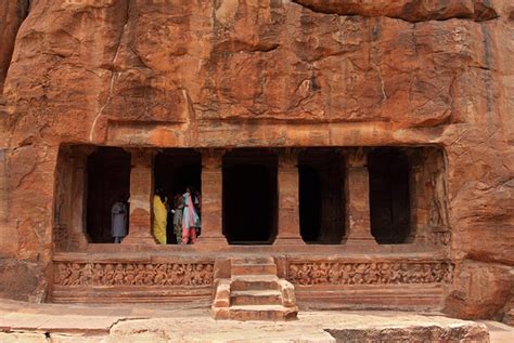 Badami – II – Cave Temples, Architecture and History – Musings of a ...