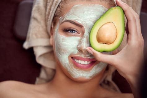 Avocado Oil for Skin + Face + Hair: Top Benefits and How to Use?