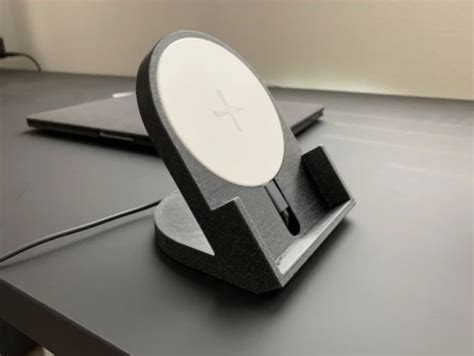 Wireless Phone Charger Stand | DownloadFree3D.com