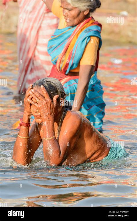 Indian Women Bathing In Ganga Must See