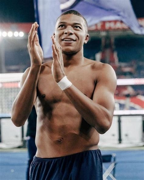 Kylian Mbappé - #Kylian #Mbappé | Kilian mbappe, Soccer players, Kylian mbappe body