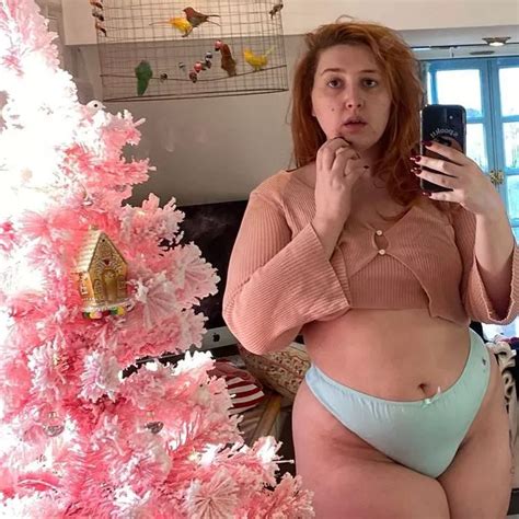 Honey Ross celebrates her curves as she strips to underwear for festive selfie - Irish Mirror Online