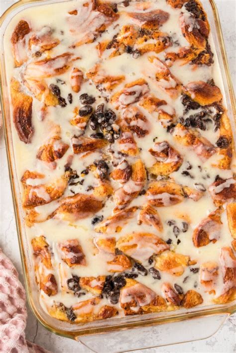 Cinnamon Roll Bread Pudding - Love Bakes Good Cakes