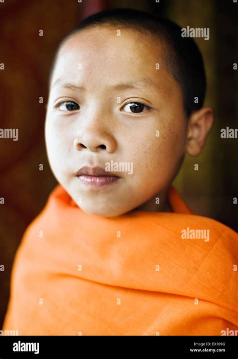 Novice monk boys hi-res stock photography and images - Alamy