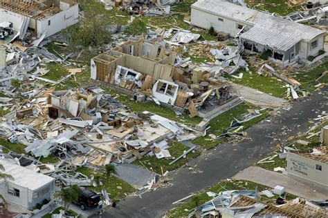 File:Effects of Hurricane Charley from FEMA Photo Library 7.jpg - Wikipedia