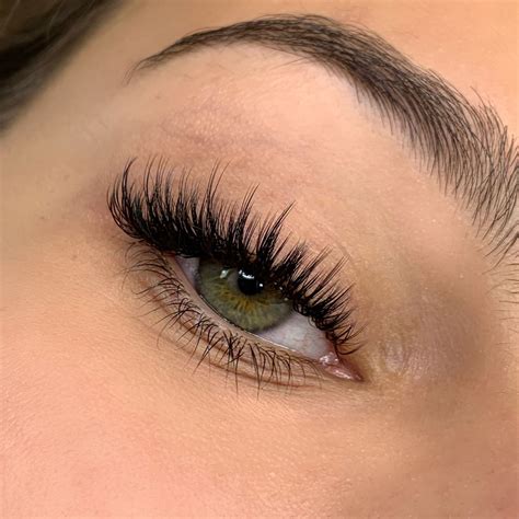 Wispy lashes | Матовый макияж глаз, Нарастить ресницы, Ресницы