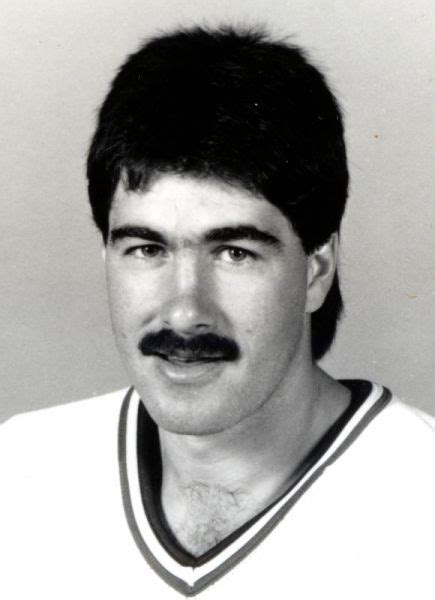 Player photos for the 1987-88 Hartford Whalers at hockeydb.com