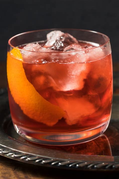 17 Best Rye Whiskey Cocktails and Drinks - Insanely Good