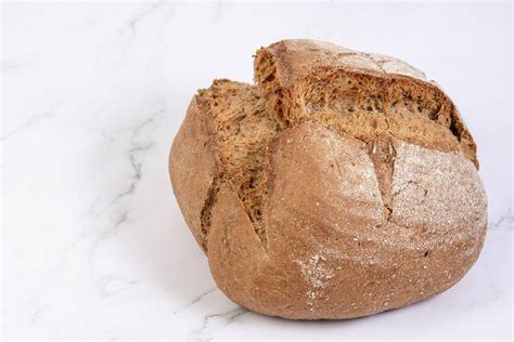 Dark bread: großes schwarzes Brot auf der anuga-Lebensmittelmesse - Creative Commons Bilder