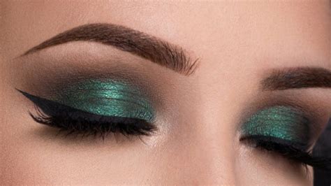 Pin by Mail online News on Eye Makeup | Silver eye makeup, Smoky eye makeup, Smokey eye makeup