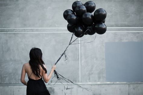 5 Blogging & Business Lessons I Learned This Year | Black balloons photoshoot, Black balloons ...