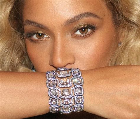 Pin by Matt Robertson on BEYONCÉ. | Beyonce jewelry, Beyonce queen ...