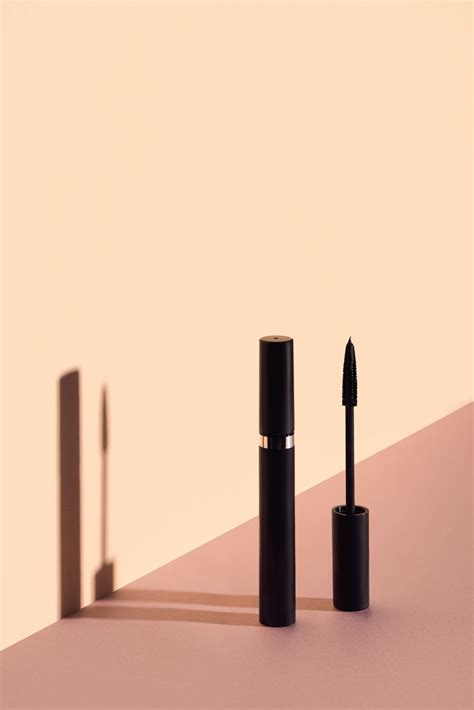 What is tubing mascara? And is it worth the hype?