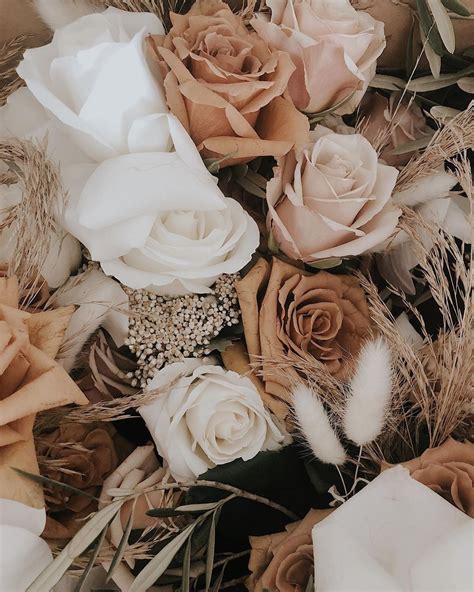sammy neale on Instagram: “super stunning floral arrangement from the wedding I photographed las ...