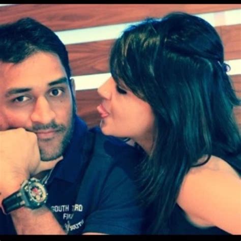 Unseen Pictures Of MS Dhoni And Sakshi Dhoni