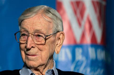 Stamp honoring UCLA’s John Wooden to be released in 2024 | WHNT.com