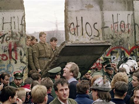 Fall of the Berlin Wall: 25 years on, we remember the day the world fell apart | The Independent ...