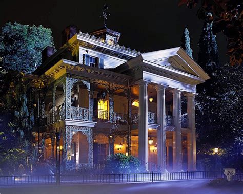 The Magic of Disney Parks Storytelling: Haunted Mansion at Disneyland ...