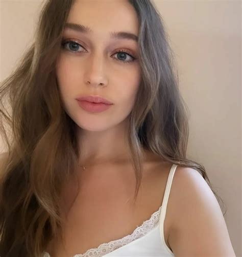 Alycia Debnam-Carey 04/05/2023 • CelebMafia