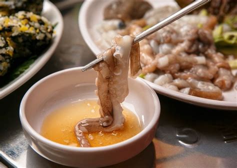 Sannakji (Live Octopus Sashimi),strange food in korea,unusual korean food,weird korean food ...