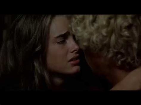 The Blue Lagoon Kissing Scenes - YouTube