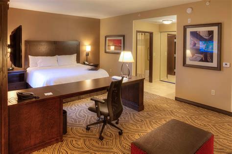 Hotels In Wichita Ks With Jacuzzi Tubs In Room : Discount 85% Off Holiday Inn Express Hotel ...