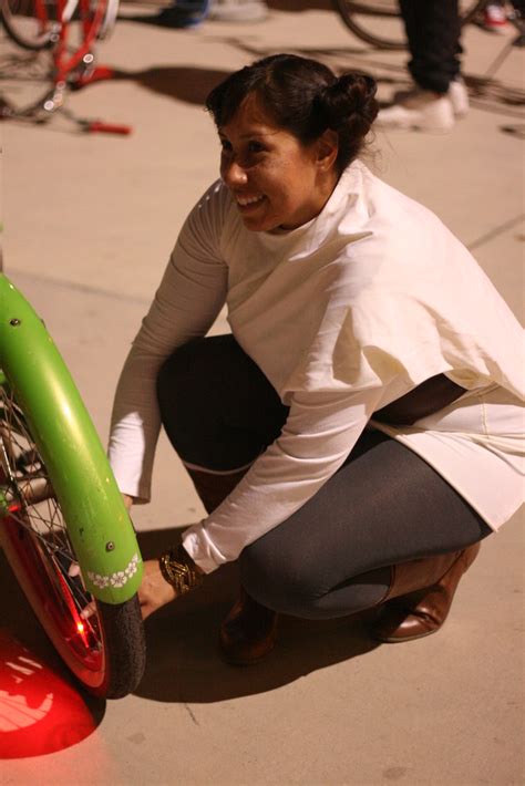 Princess Leia adjusts her wheel light | SAN JOSE BIKE PARTY … | Flickr