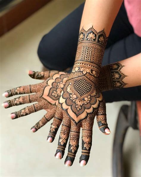 Easy & Modern Pakistani Arabic Mehndi Designs 2024 Images