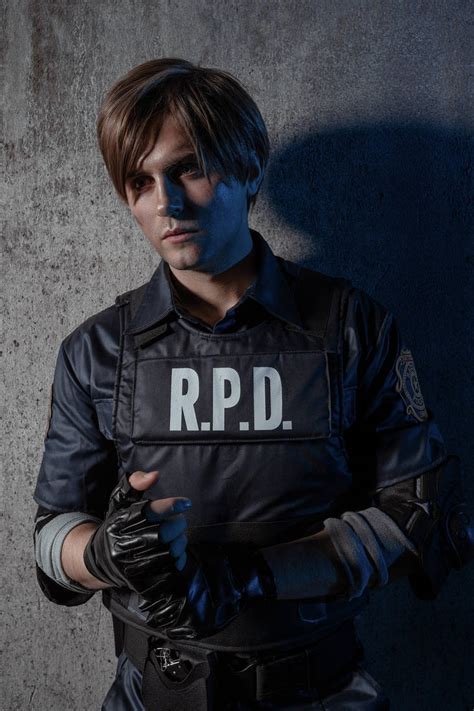 Leon Kennedy cosplay by GraysonFin on DeviantArt