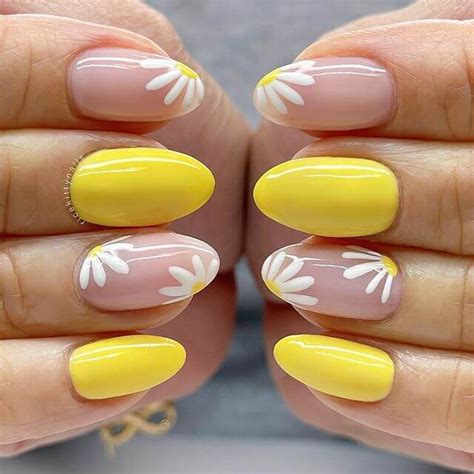 Details more than 159 daisy nail art stickers best - songngunhatanh.edu.vn