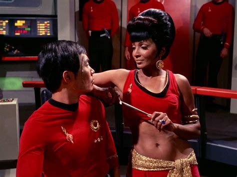 The Evil Aesthetic of the Mirror Universe – Women at Warp