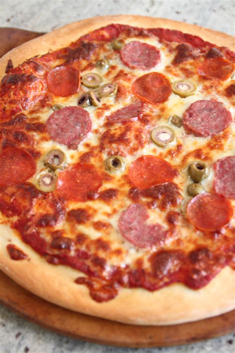 Pepperoni, Salami, and Olive Pizza | Cooking and Recipes | Before It's News