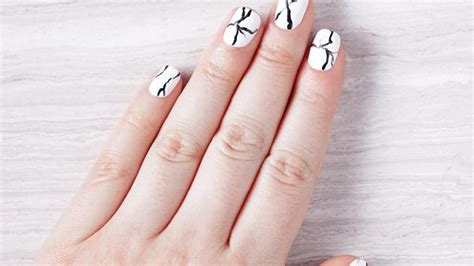 4 ridiculously easy nail art designs - Today's Parent