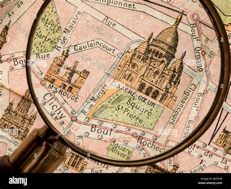 MONTMARTRE VINTAGE MAP PARIS GUIDE Magnifying Glass detail Monumental ...