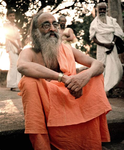 Swami Chinmayananda - Chinmaya Mission Ottawa